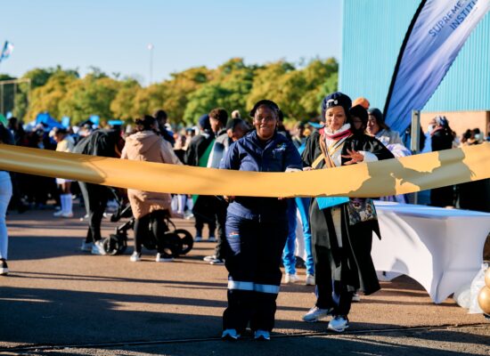 m121SingleShotRAWS08JPEG-Fullsize,highestqualityJPEGQuality1005--